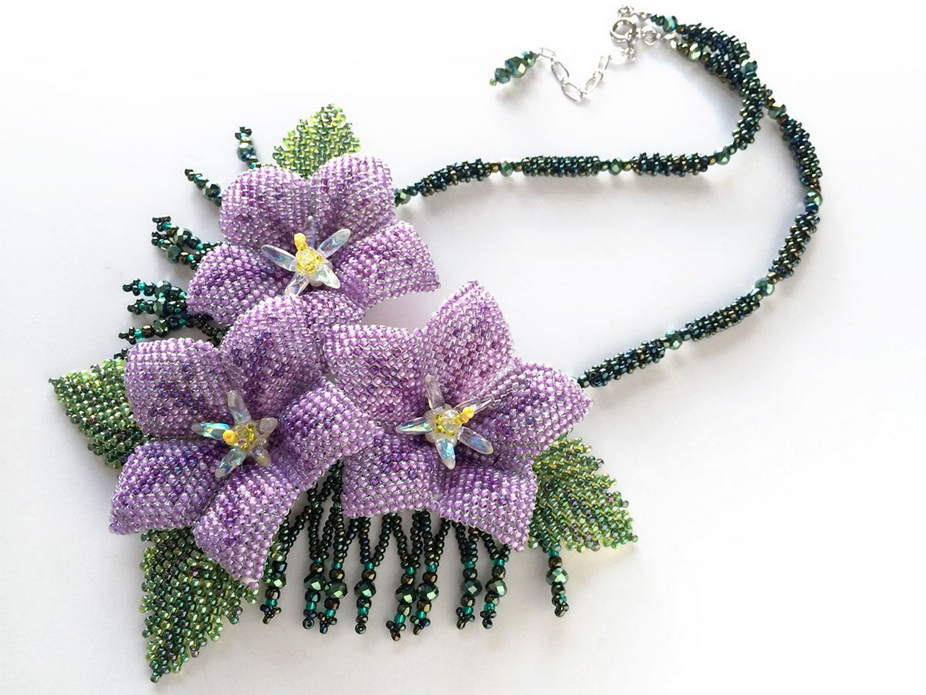 Плетение из бисера для начинающих: браслеты, цветы и другие изделия
